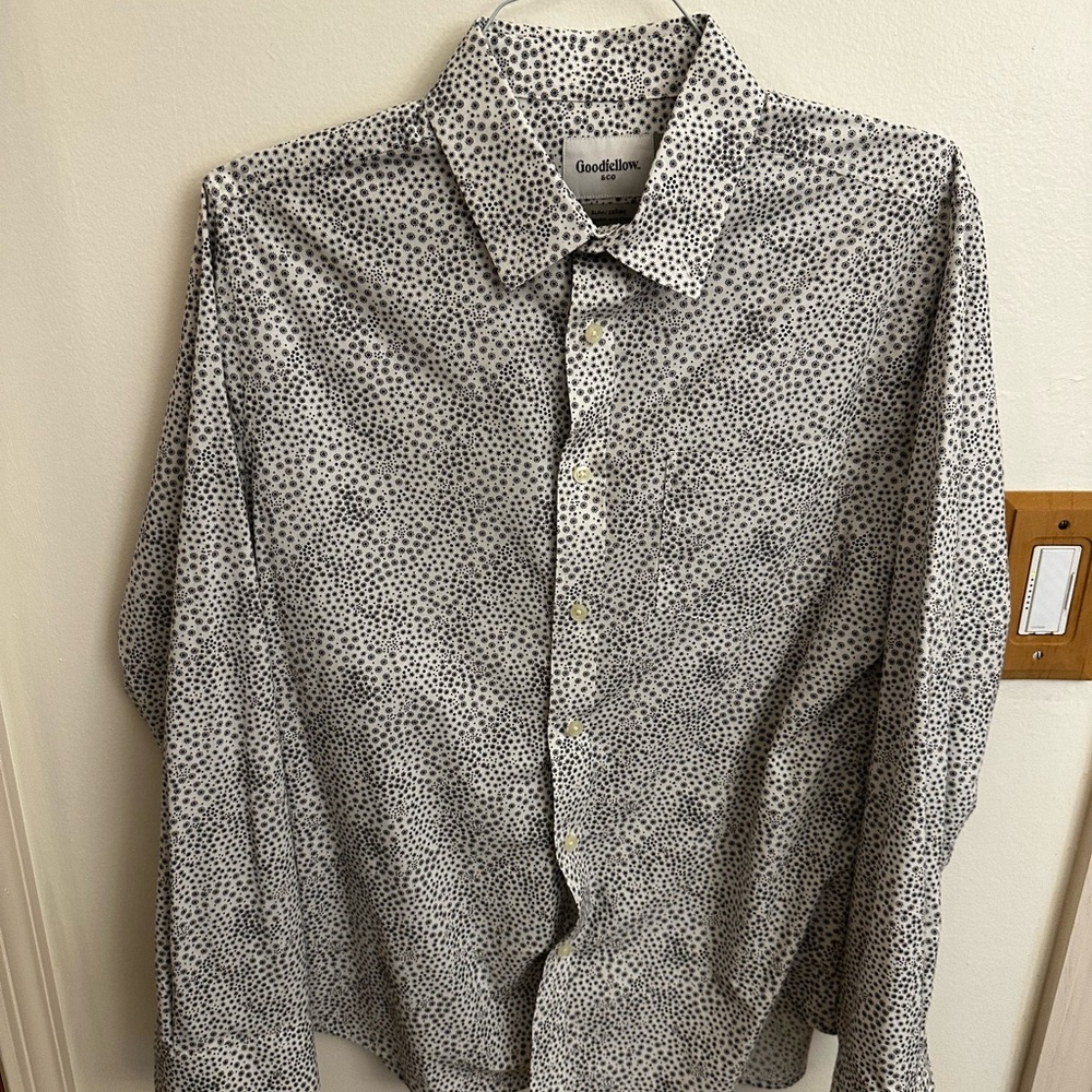 Boys Medium Goodfellow button down shirt. Excellent condition
